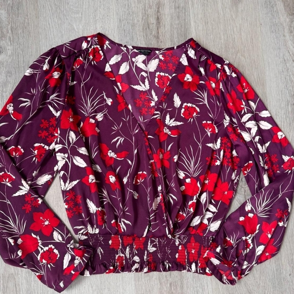 Guess Vibrant Satin Purple Red White Floral Smocked Waist Blouse Size XL - Picture 2 of 12